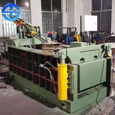 Dimensione 700*300mm della balla in avanti fuori fare pressione sulla pressa per balle della ferraglia 160T